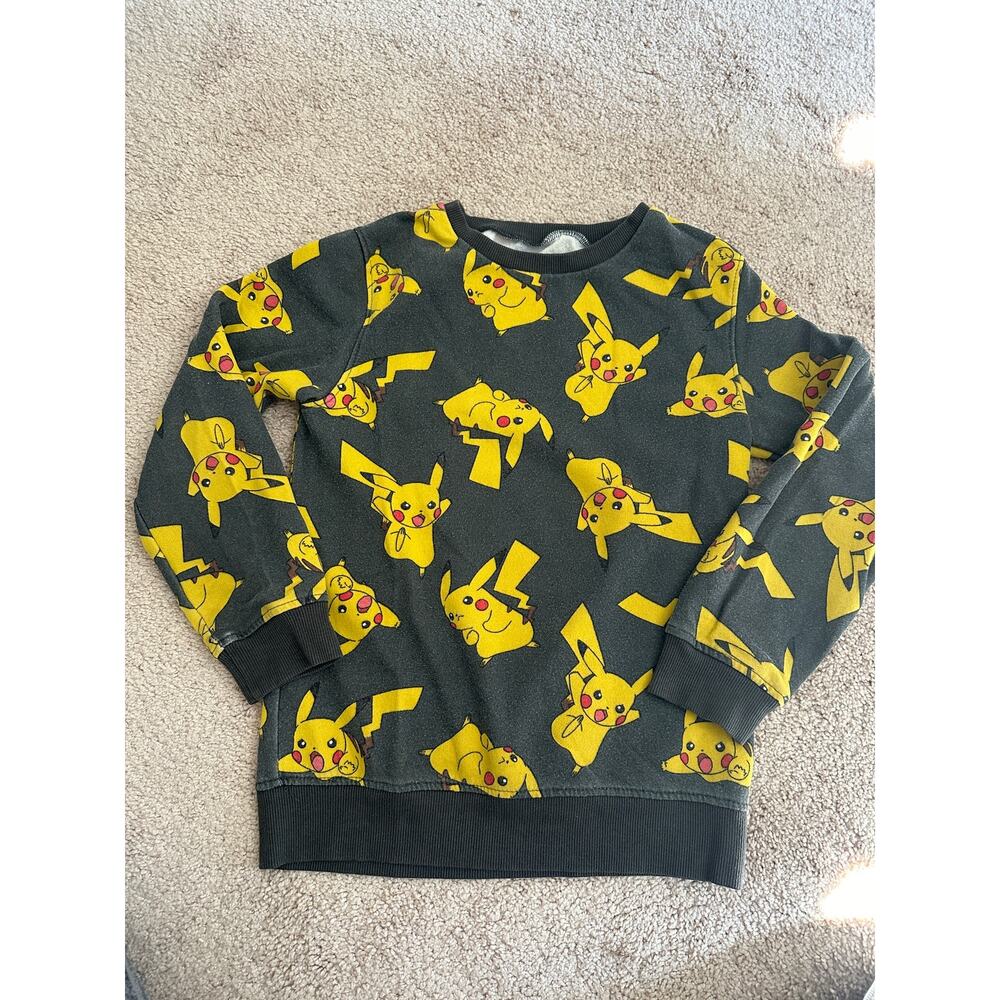 Pokemon Pikachu crew neck sweatshirt, size Medium